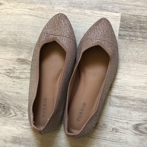 torrid Shoes - Torrid Rhinestone Pointed Toe Flat Size 8WW. Pre-owned, see soles for wear